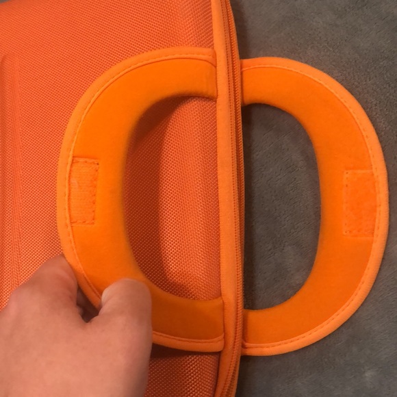 Tablet Carrying Case - Picture 2 of 11
